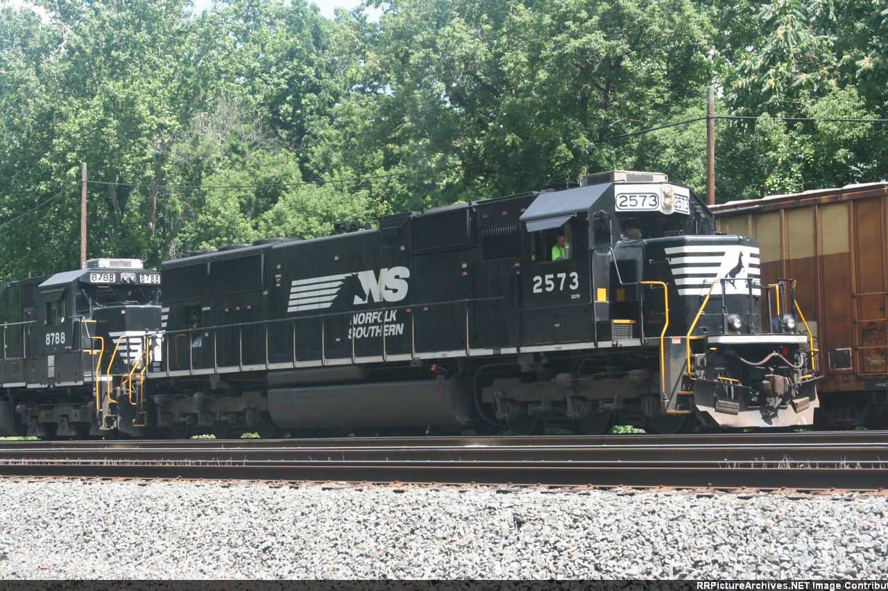 NS 2573